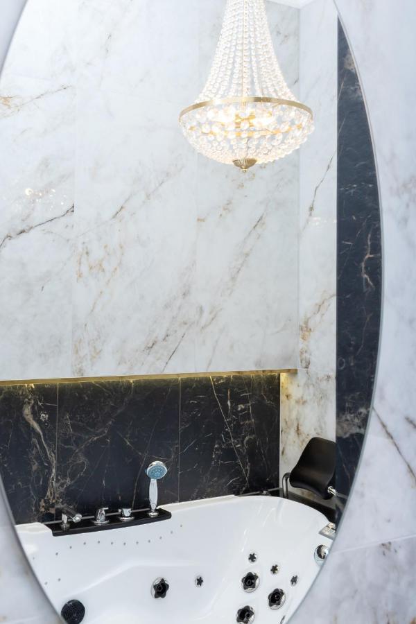 Kazimierz Studio with Jacuzzi by Renters Prestige Krakau Exterior foto