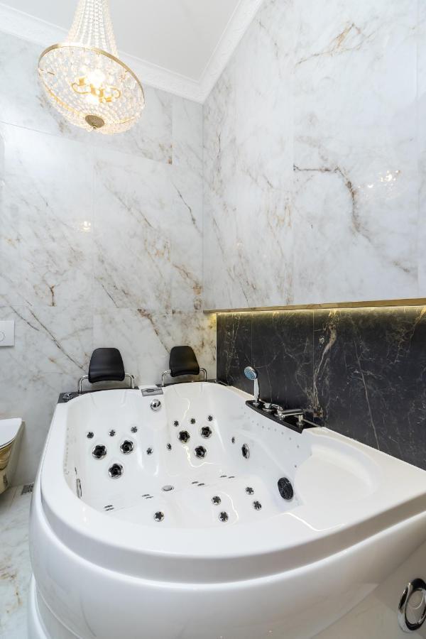 Kazimierz Studio with Jacuzzi by Renters Prestige Krakau Exterior foto